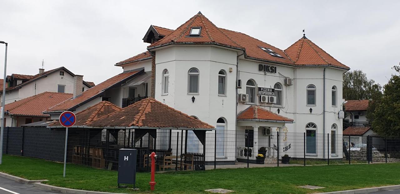 Apartmani Diksi זרנג'נין מראה חיצוני תמונה