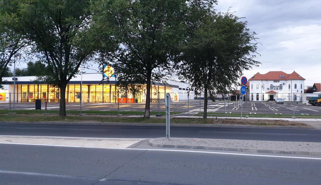 Apartmani Diksi זרנג'נין מראה חיצוני תמונה