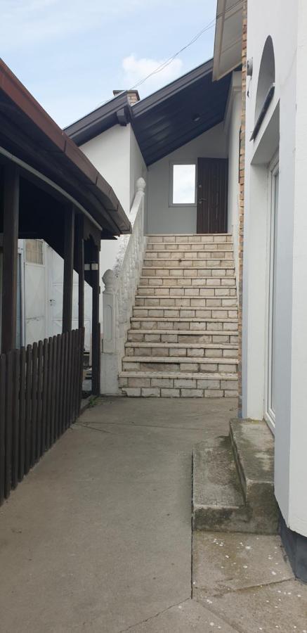 Apartmani Diksi זרנג'נין מראה חיצוני תמונה