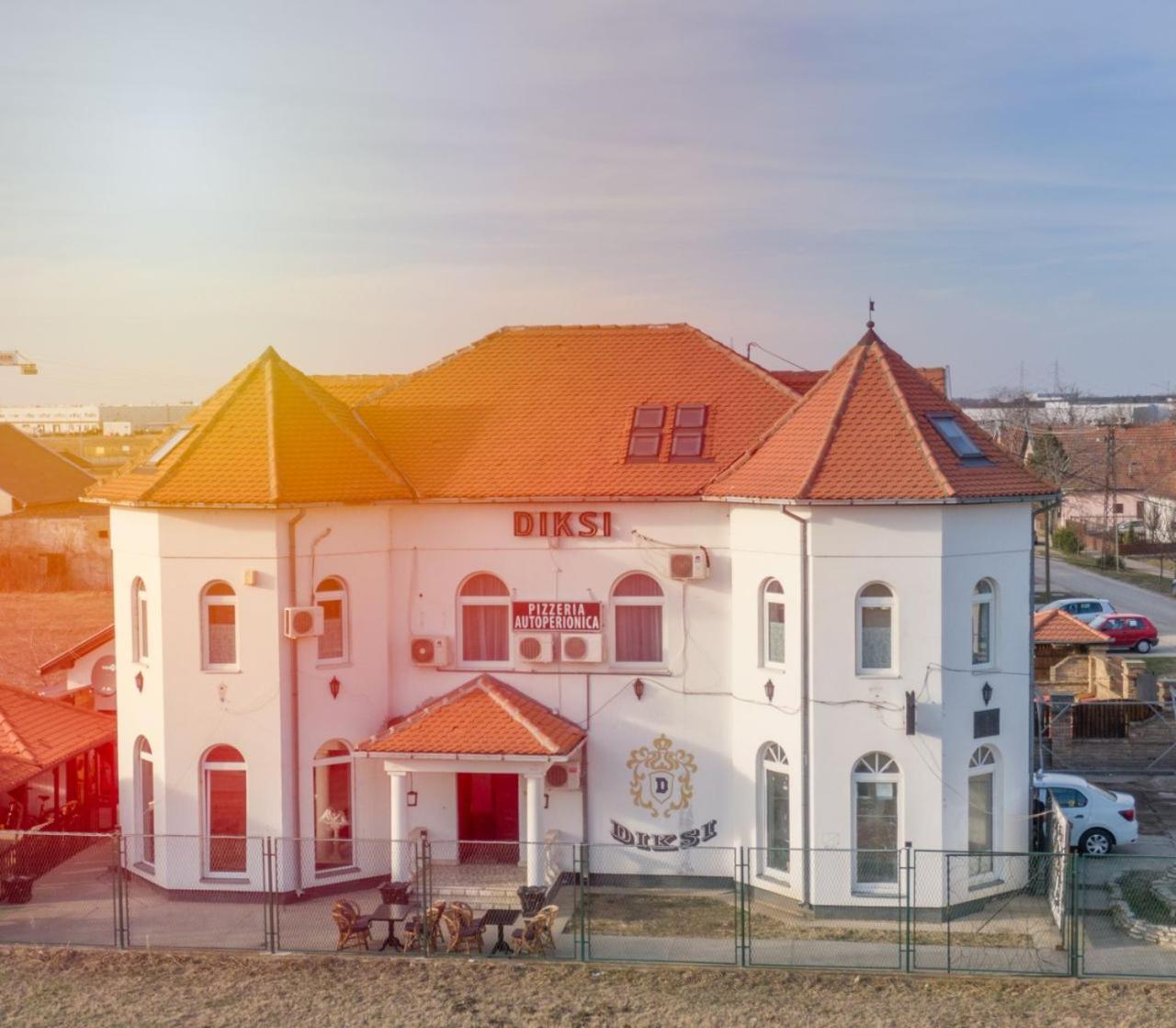 Apartmani Diksi זרנג'נין מראה חיצוני תמונה