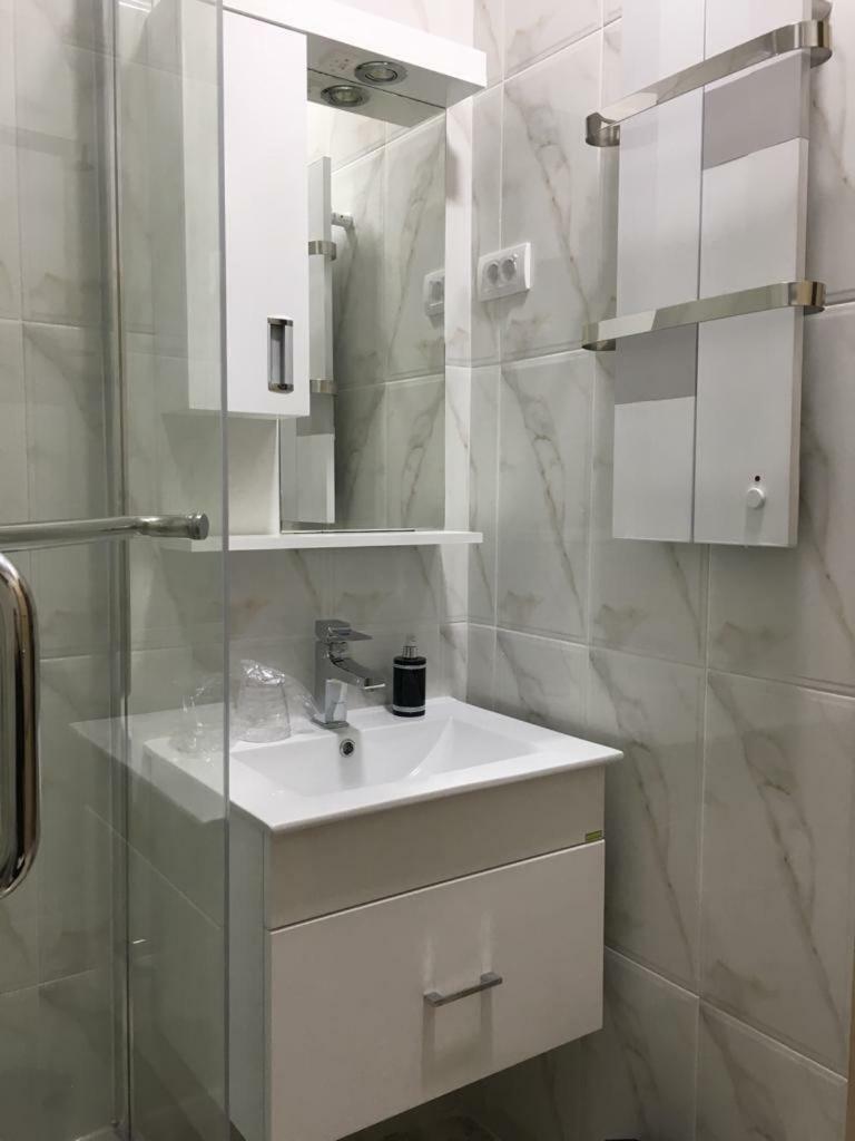 Apartmani Diksi זרנג'נין מראה חיצוני תמונה