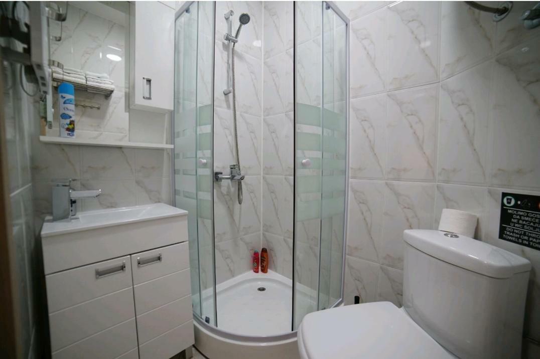 Apartmani Diksi זרנג'נין מראה חיצוני תמונה