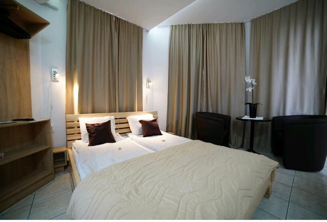 Apartmani Diksi זרנג'נין מראה חיצוני תמונה