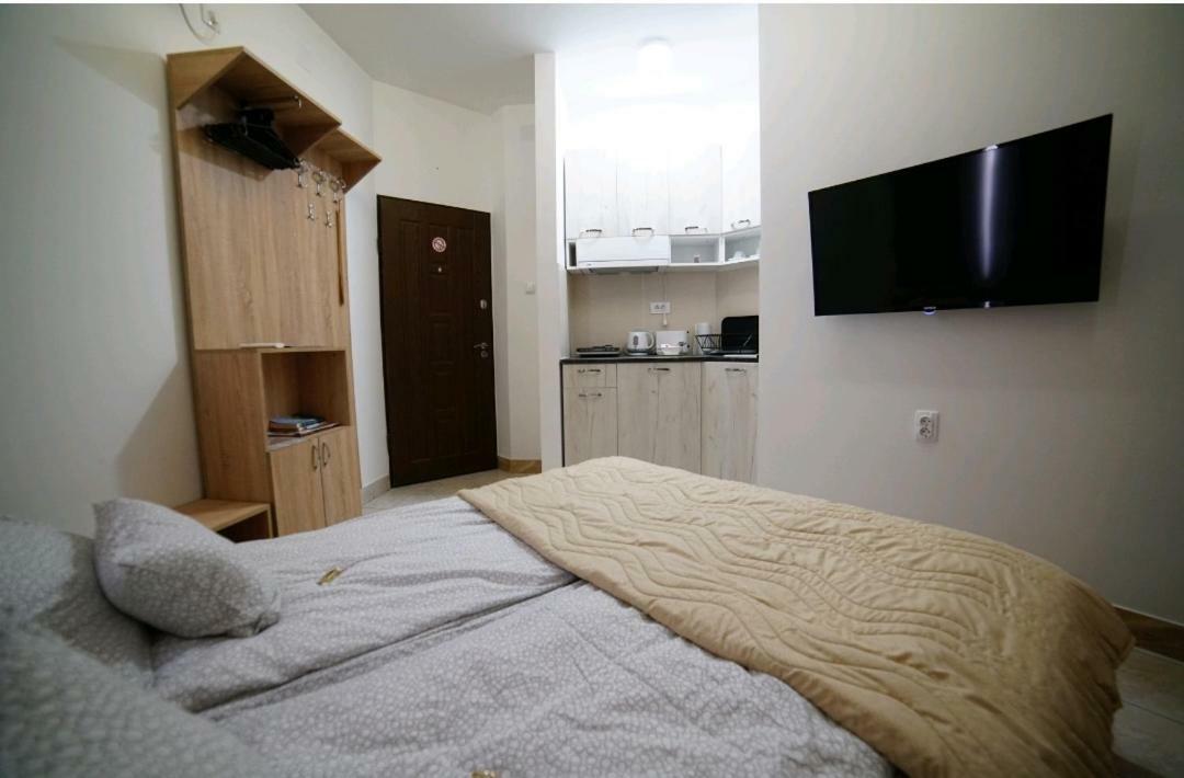 Apartmani Diksi זרנג'נין מראה חיצוני תמונה
